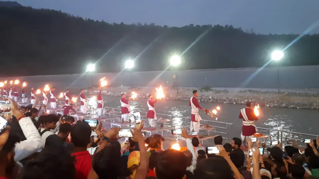 ganga aarti triveni ghat rishikesh photo